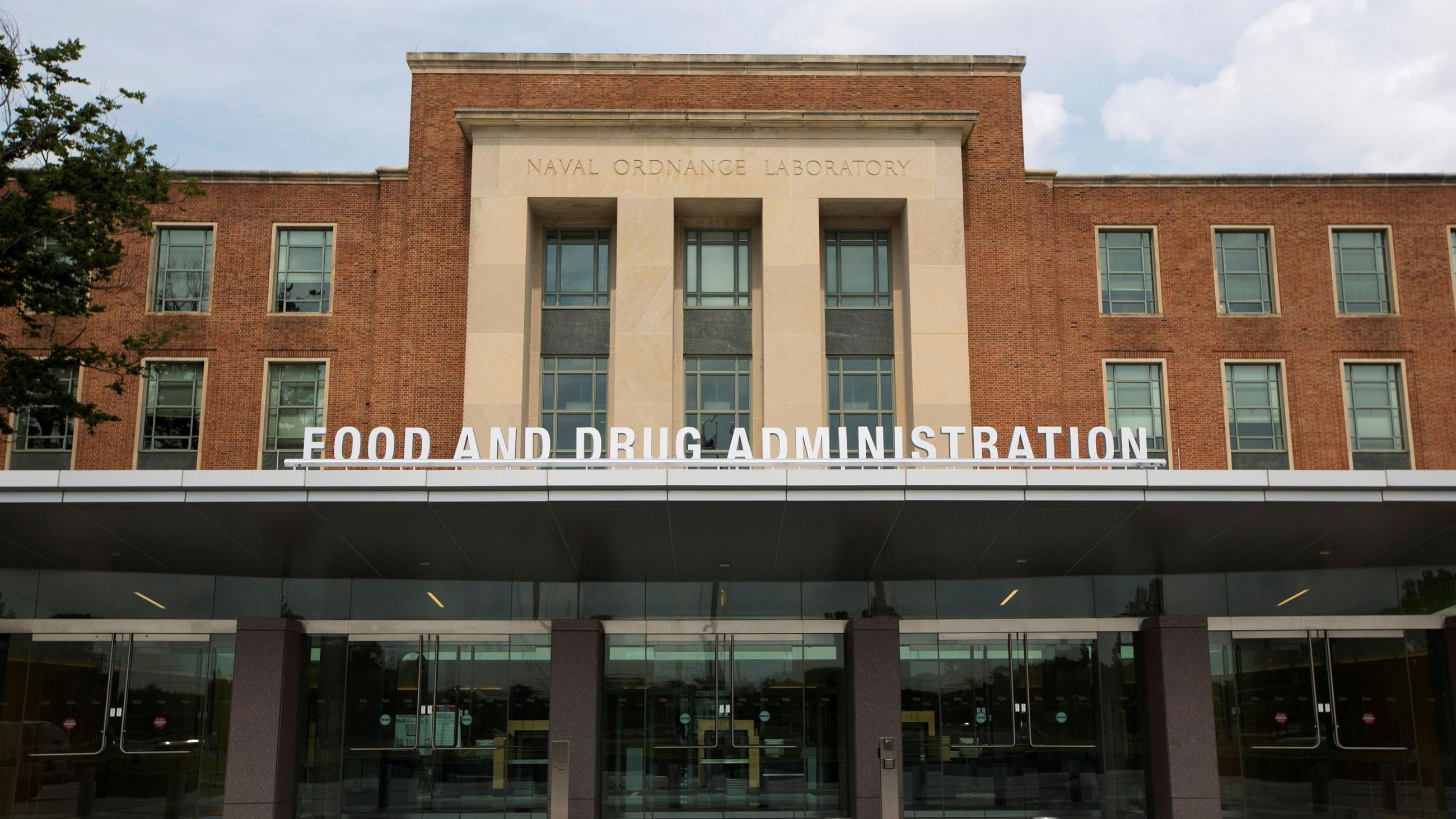 Photo shows the front of the federal building. 