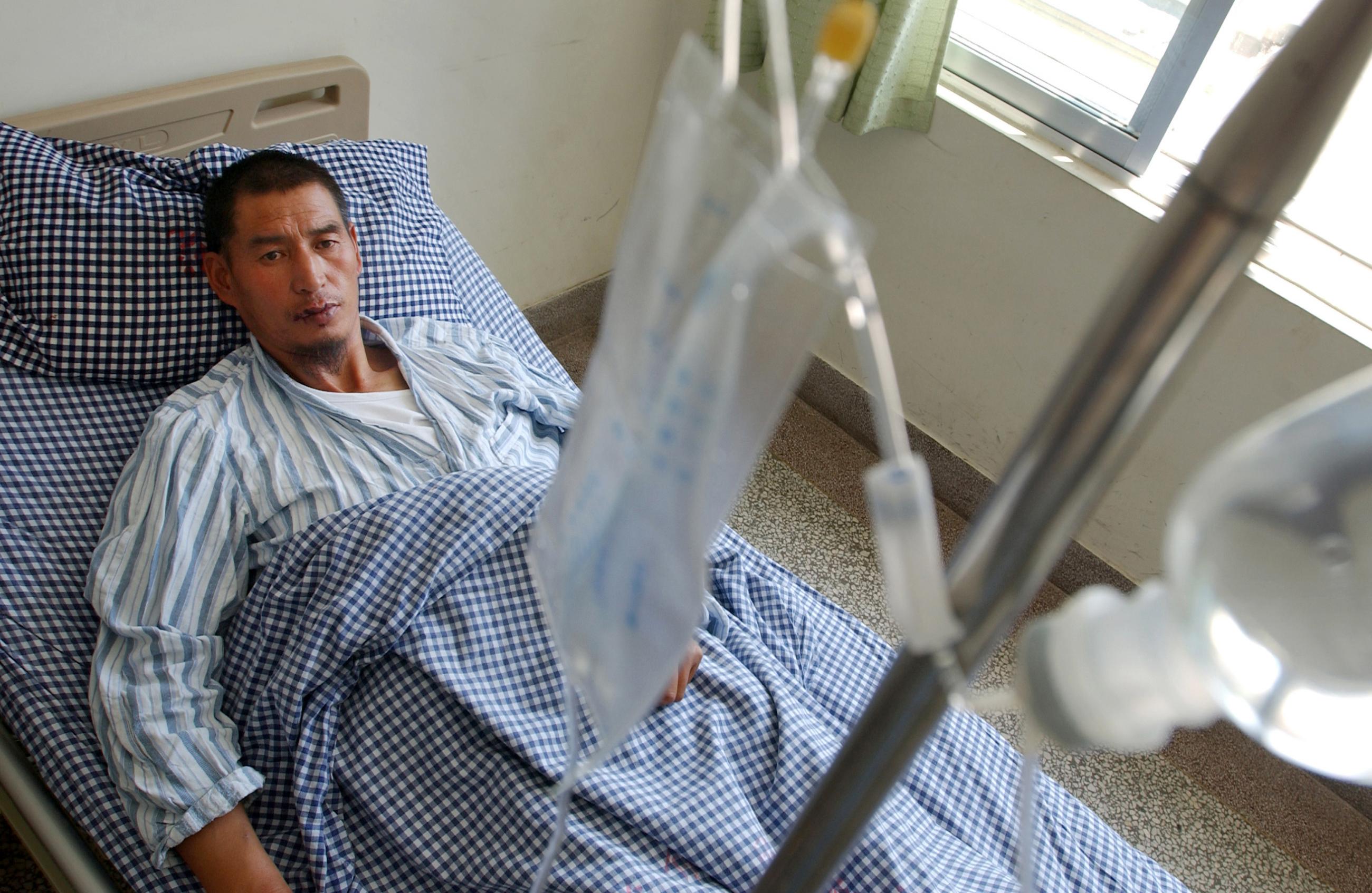 A patient suffering an adverse response to a clidamycin phosphate glucose injection receives medical treatment at a local hospital.